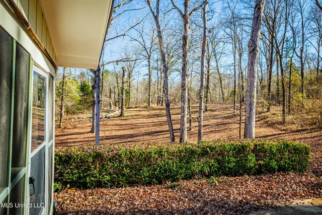 $299,900 | 141 North Eagle Ridge Drive, Florence, MS 39073