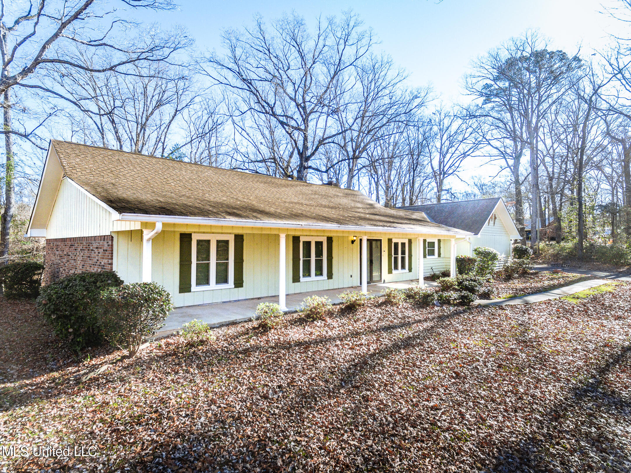 141 North Eagle Ridge Drive Florence, MS 39073 - Photo 4 of 27 FLORENCE_141 Eagle Ridge Rd-2