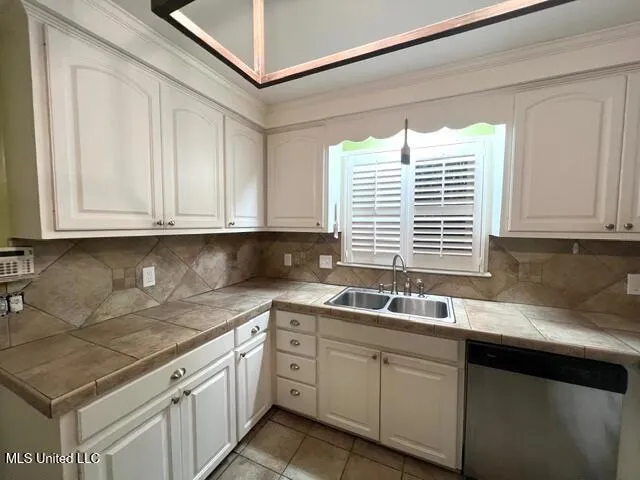 $299,900 | 141 North Eagle Ridge Drive, Florence, MS 39073