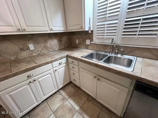 $299,900 | 141 North Eagle Ridge Drive, Florence, MS 39073