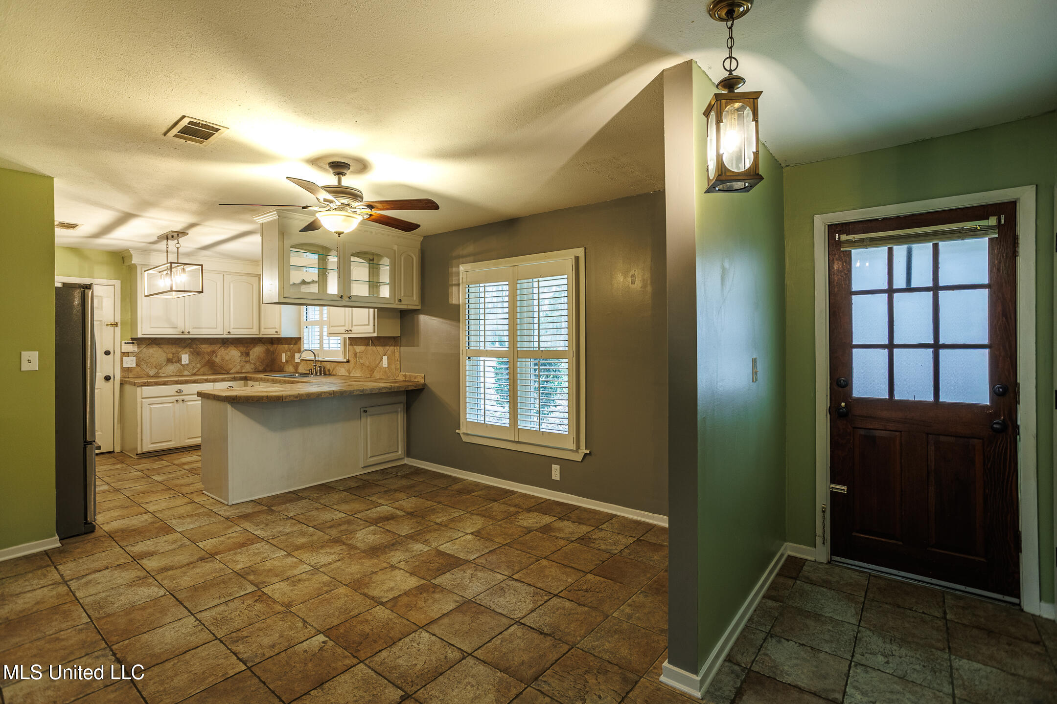 141 North Eagle Ridge Drive Florence, MS 39073 - Photo 10 of 27 FLORENCE_141 Eagle Ridge Rd-10