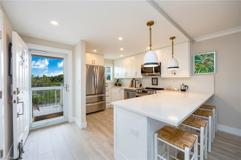 29 High Point Circle East, Unit 403 Naples, FL 34103 - Photo 6 of 50