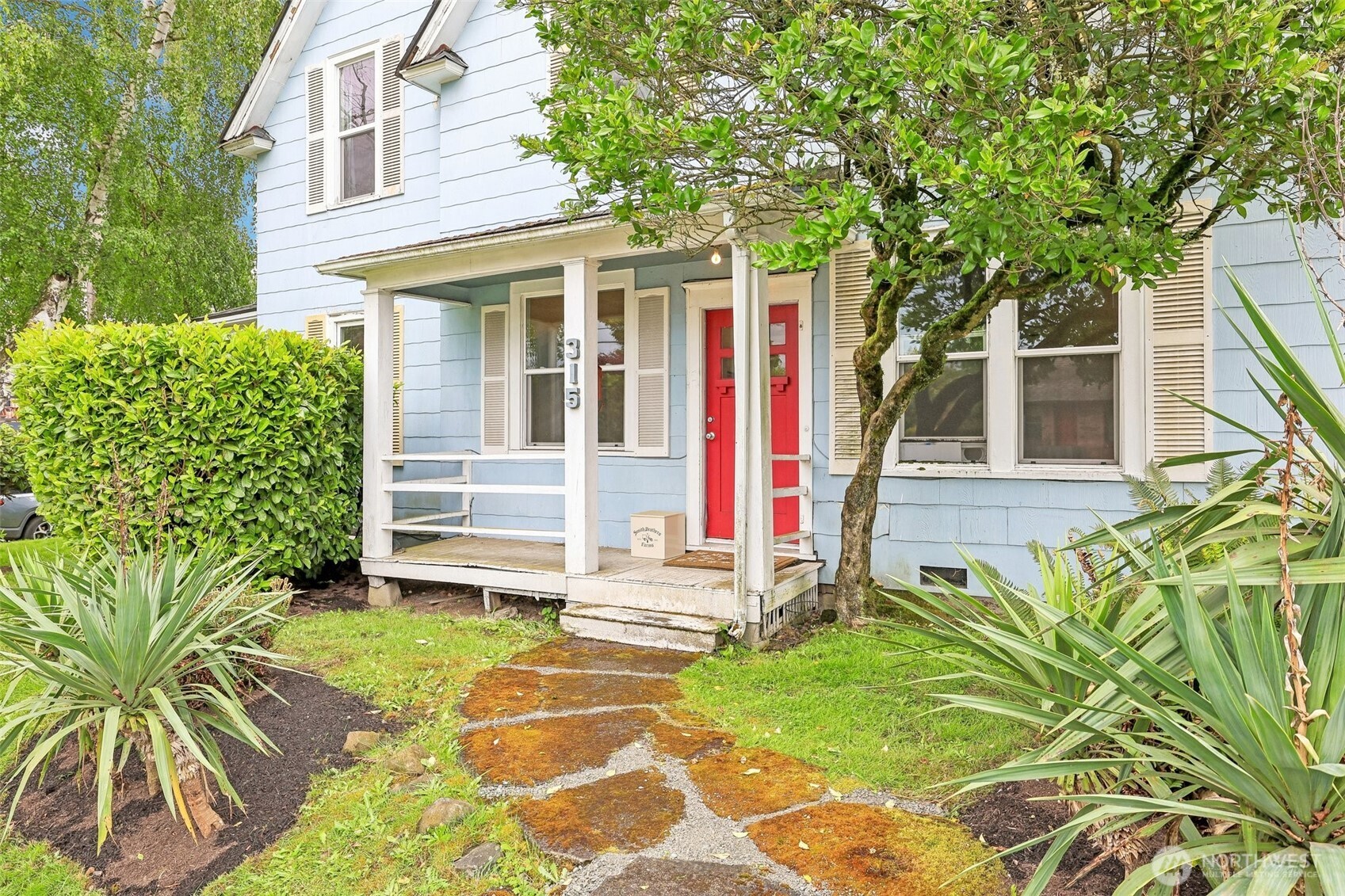 315 Northeast 65th Street Seattle, WA 98115 - Photo 3 of 31