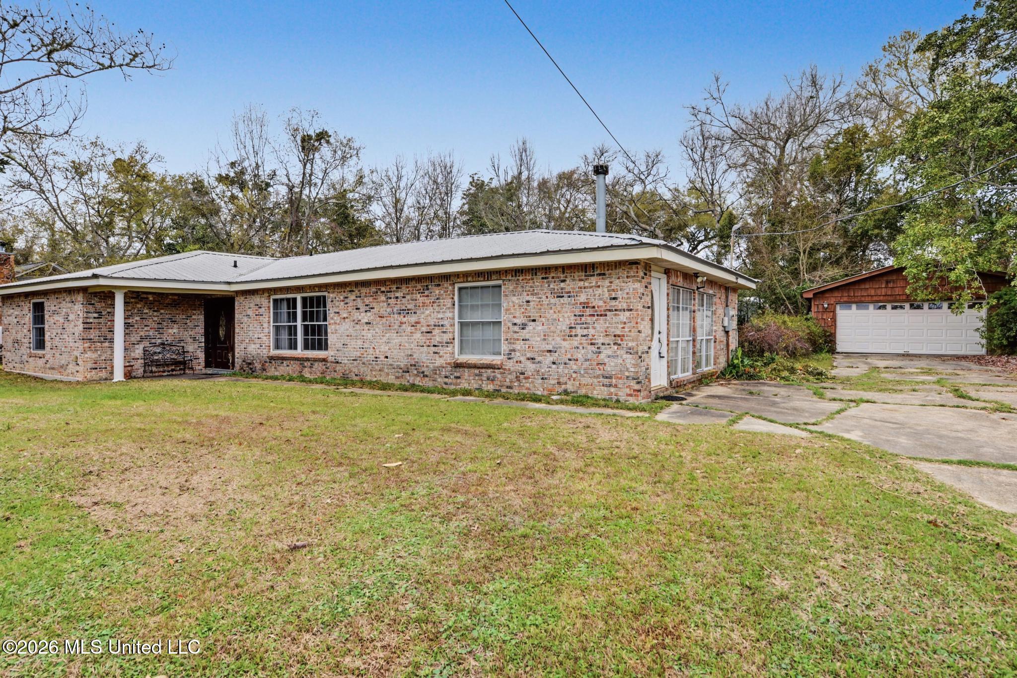 107 Sea Pine Street Long Beach, MS 39560 - Photo 2 of 36 002