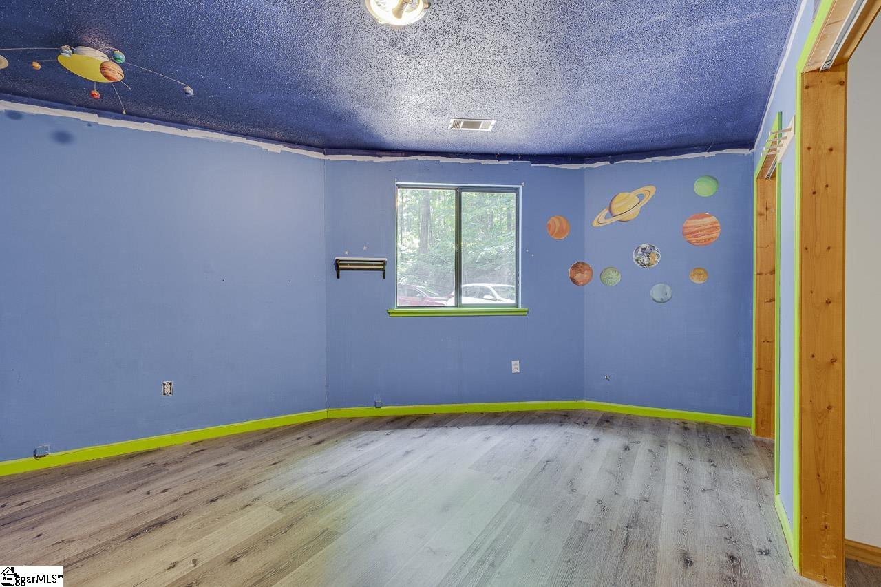 145 Hidden Valley Road Marietta, SC 29661 - Photo 11 of 37