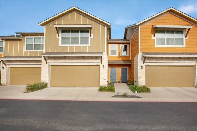 $1,895 | 516 East Slaughter Lane, Unit 1102, Austin, TX 78744