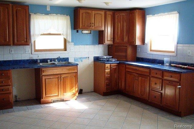 804 Lathrop Road Allenton, MI 48002 - Photo 7 of 17 100_7393.JPG