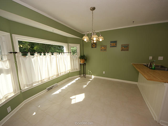 511 Longleaf Road Summerville, SC 29486 - Photo 9 of 31 07