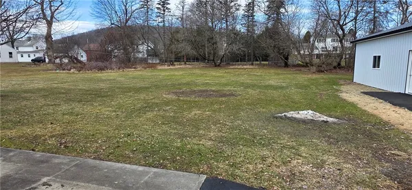 $1,600 | 914 West 2nd Street, Elmira, NY 14905