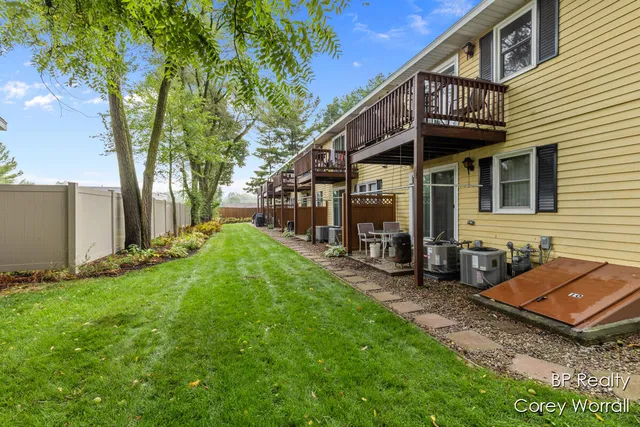 $179,999 | 199 East 34th Street, Unit 10, Holland, MI 49423