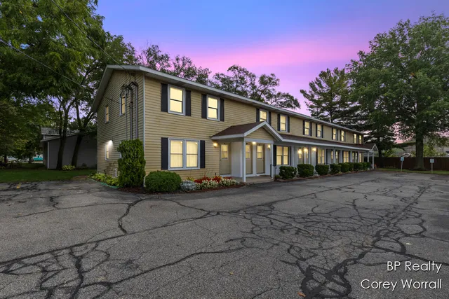 $179,999 | 199 East 34th Street, Unit 10, Holland, MI 49423