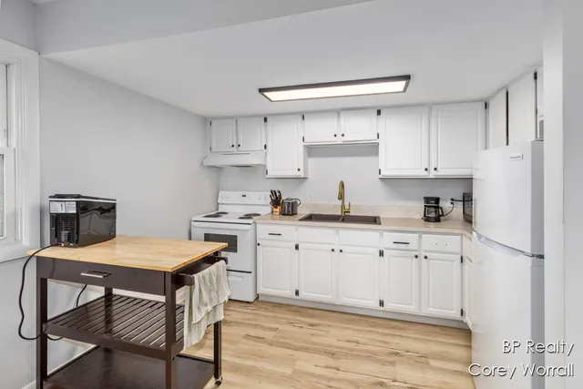 $179,999 | 199 East 34th Street, Unit 10, Holland, MI 49423