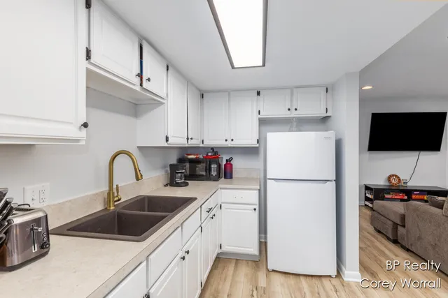 $179,999 | 199 East 34th Street, Unit 10, Holland, MI 49423