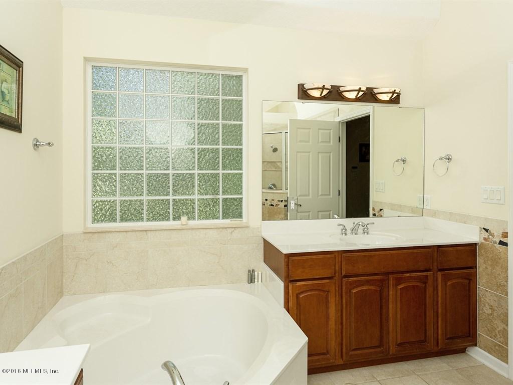 228 Edge Of Woods Road St. Augustine, FL 32092 - Photo 17 of 40 019_Master Bathroom