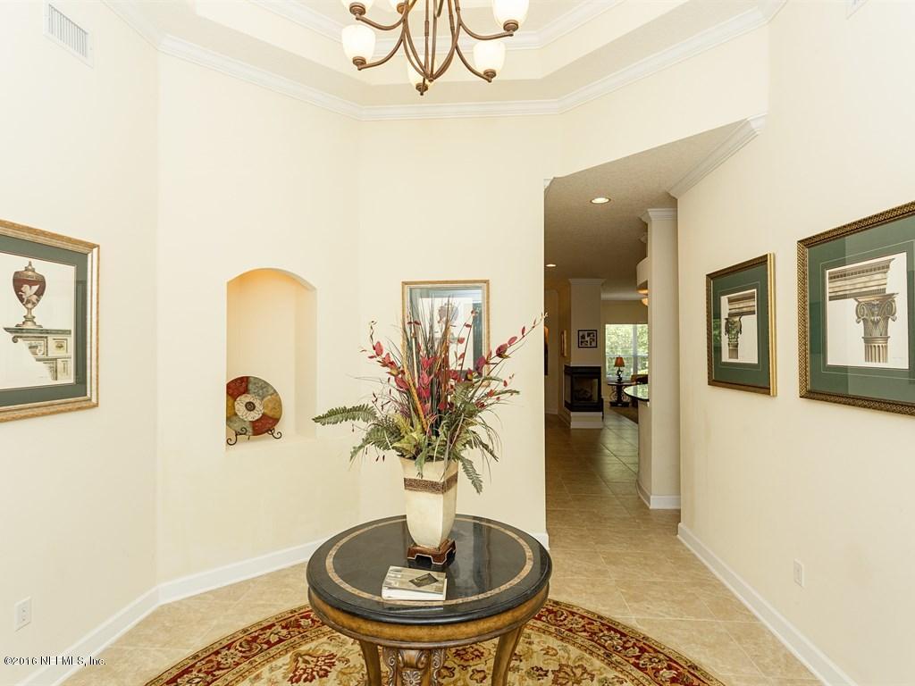 004_Foyer
