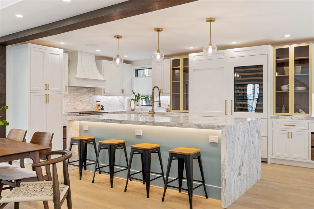 20 R Linden Place Brookline, MA 02445 - Photo 3 of 23 Gallery Image 3