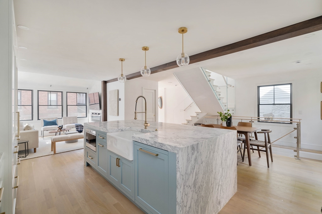 20 R Linden Place Brookline, MA 02445 - Photo 4 of 23 Gallery Image 4