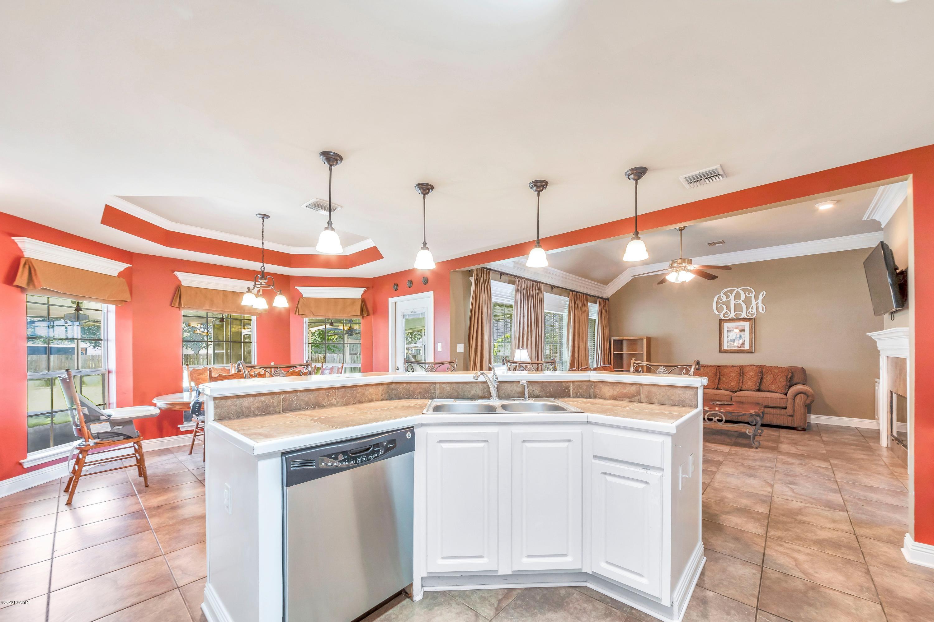 108 Longpointe Road Youngsville, LA 70592 - Photo 10 of 30 Gallery Image 10