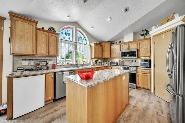 $409,000 | 6437 Dover Road, Nine Mile Falls, WA 99026