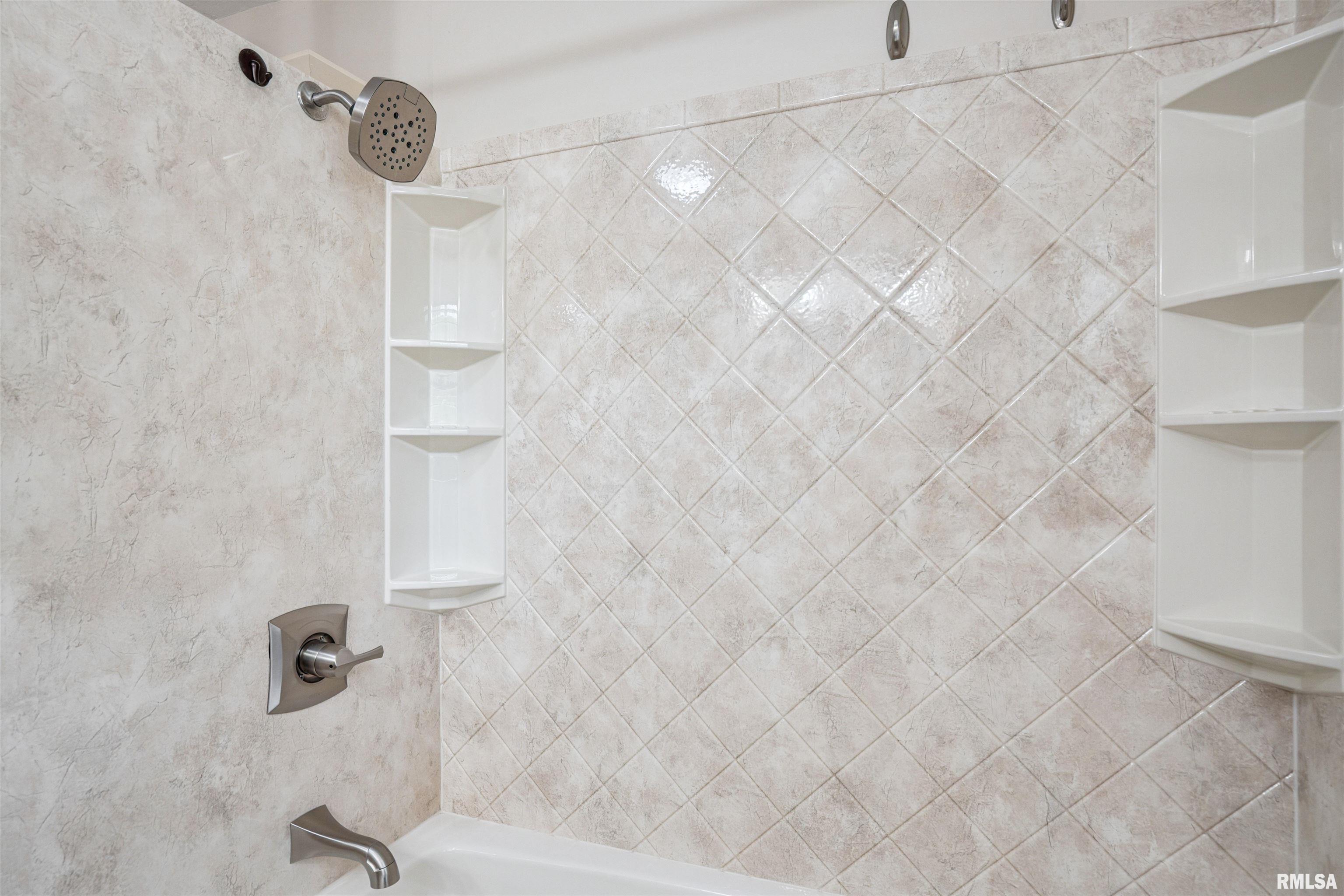 22799 Great River Road Le Claire, IA 52753 - Photo 12 of 40