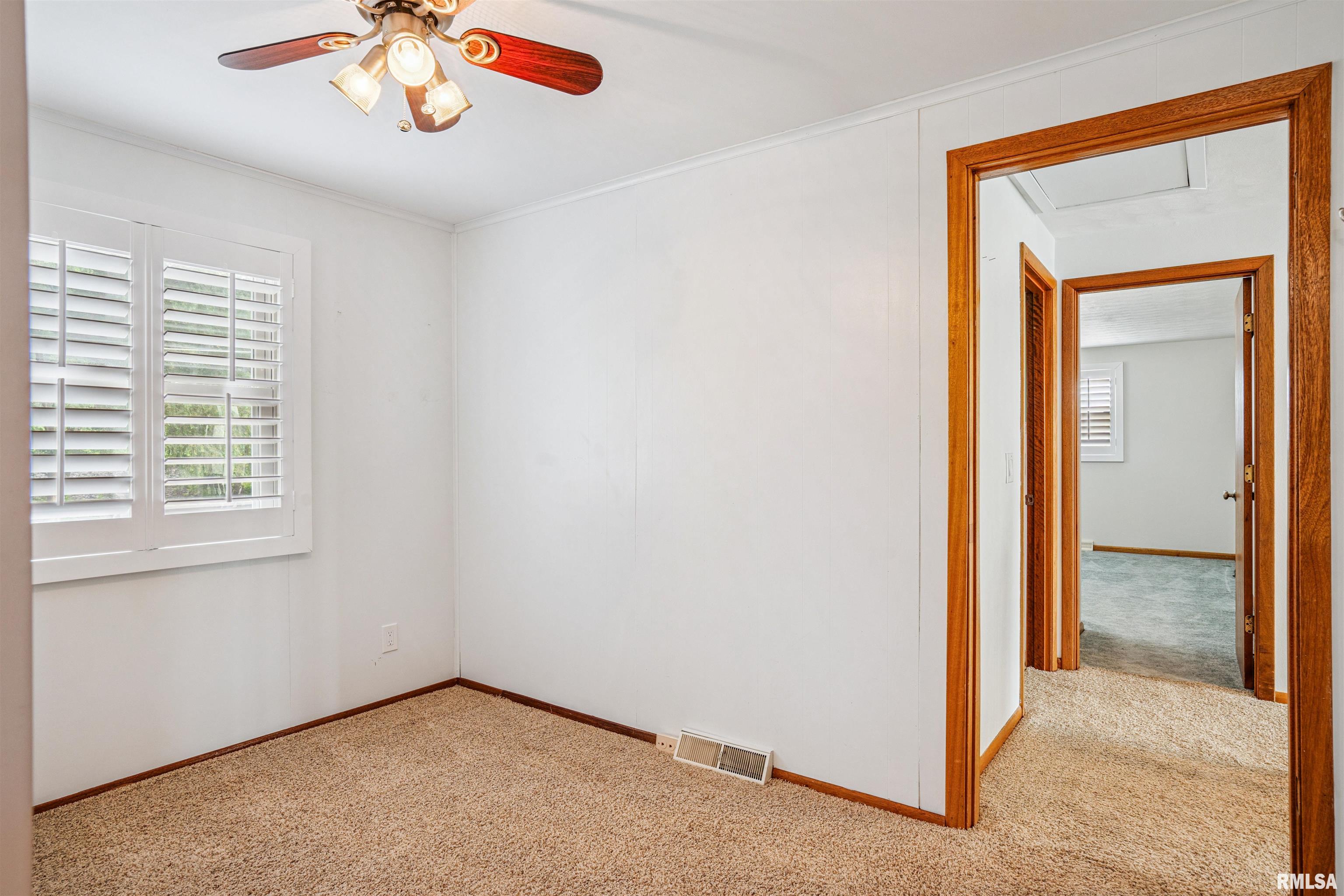 22799 Great River Road Le Claire, IA 52753 - Photo 17 of 40