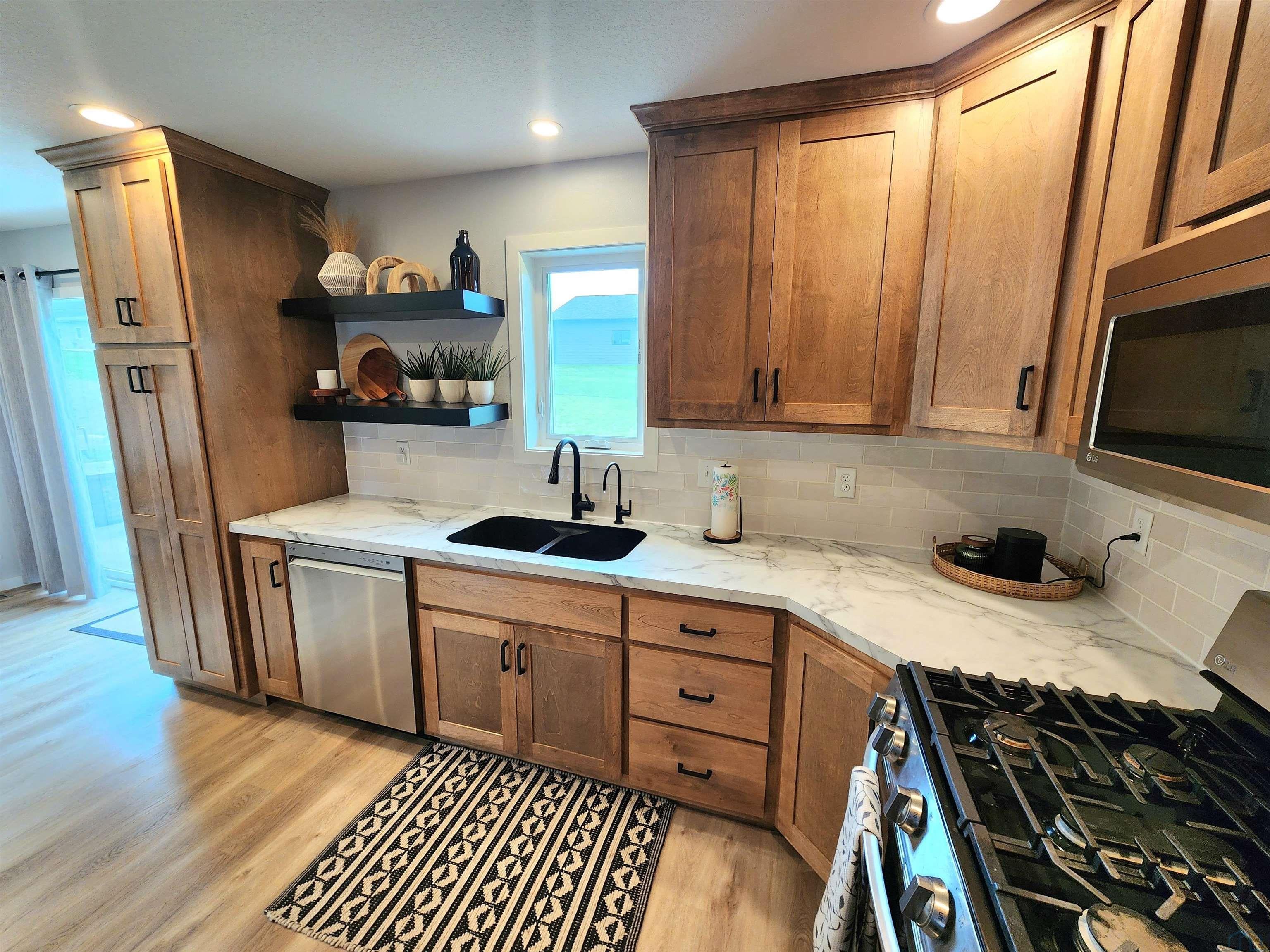 2009 Walnut Street Hull, IA 51239 - Photo 17 of 50 Gallery Image 17