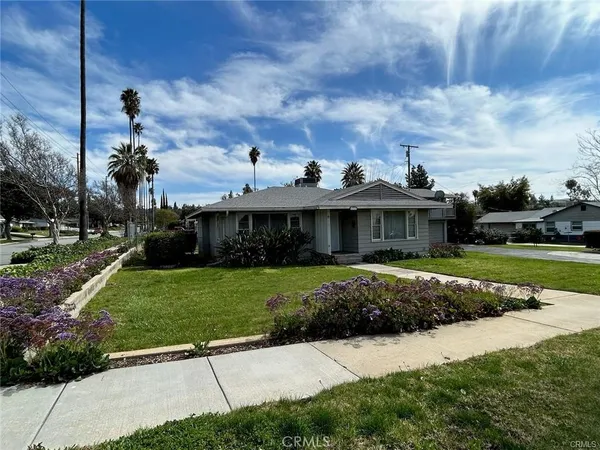 $2,600 | 696 East Cypress Avenue, Redlands, CA 92374