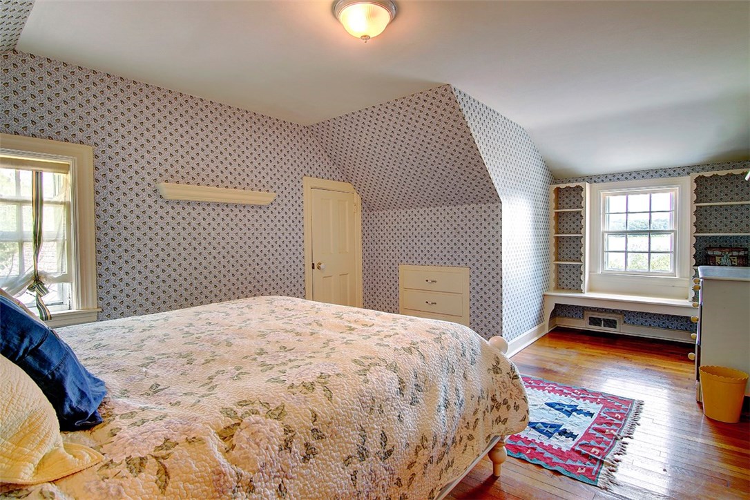 61 Appian Way Barrington, RI 02806 - Photo 22 of 34