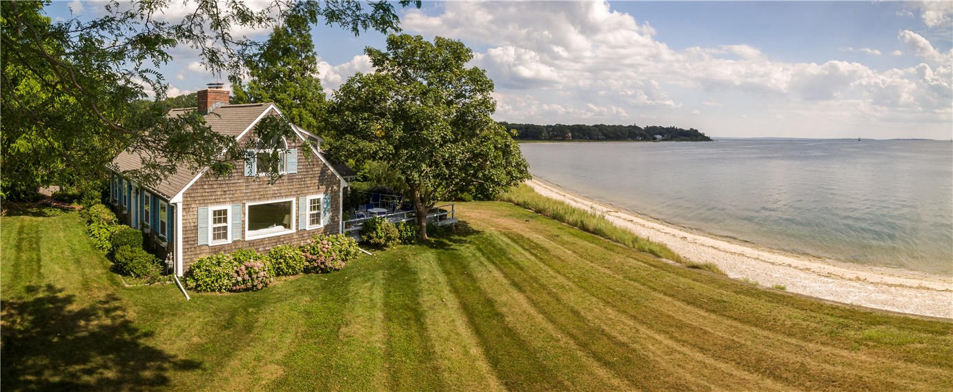 61 Appian Way Barrington, RI 02806 - Photo 3 of 34