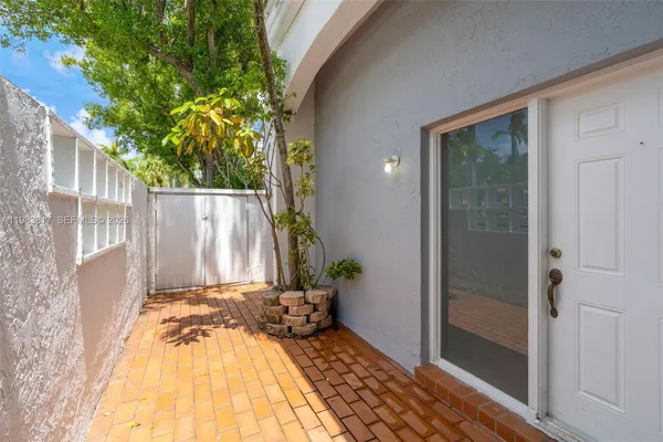 $3,000 | 20908 Leeward Court, Unit 2313, Aventura, FL 33180