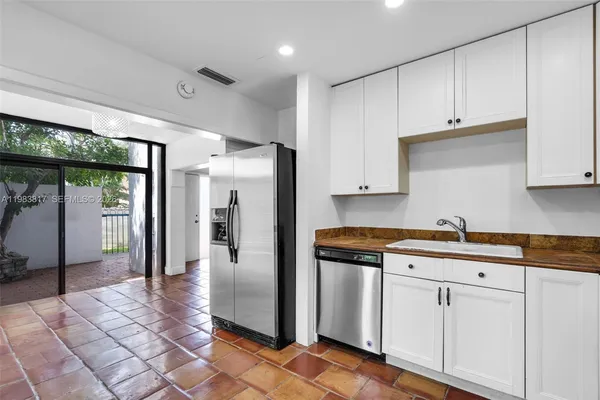 $3,000 | 20908 Leeward Court, Unit 2313, Aventura, FL 33180