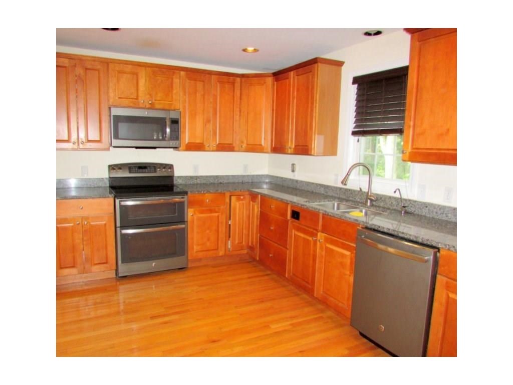 21 Ridge Road Smithfield, RI 02917 - Photo 4 of 32