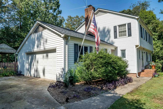 $289,700 | 304 Hampshire Court, Spartanburg, SC 29301