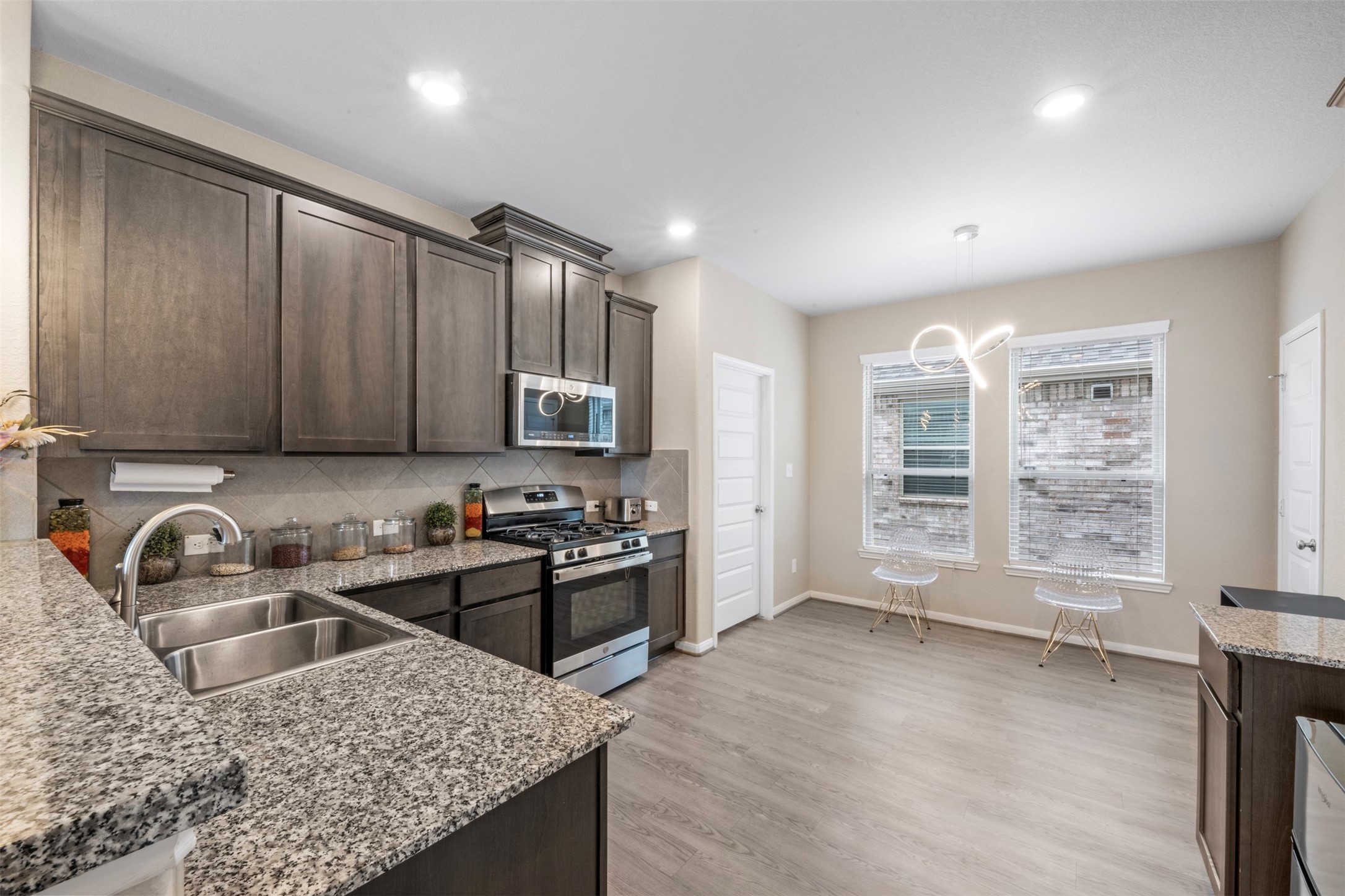 2802 Star Sky Way Houston, TX 77045 - Photo 11 of 49