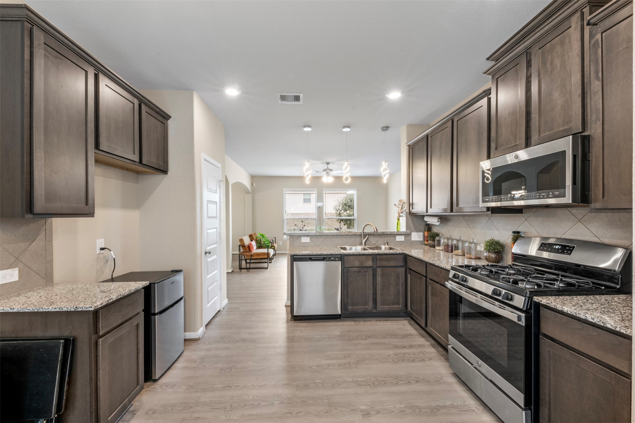 2802 Star Sky Way Houston, TX 77045 - Photo 13 of 49