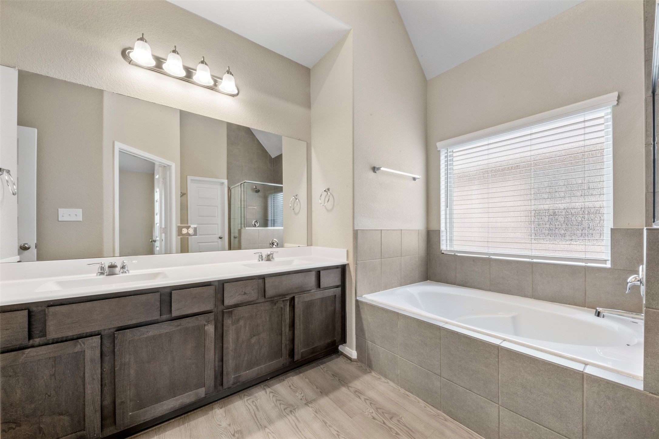 2802 Star Sky Way Houston, TX 77045 - Photo 19 of 49