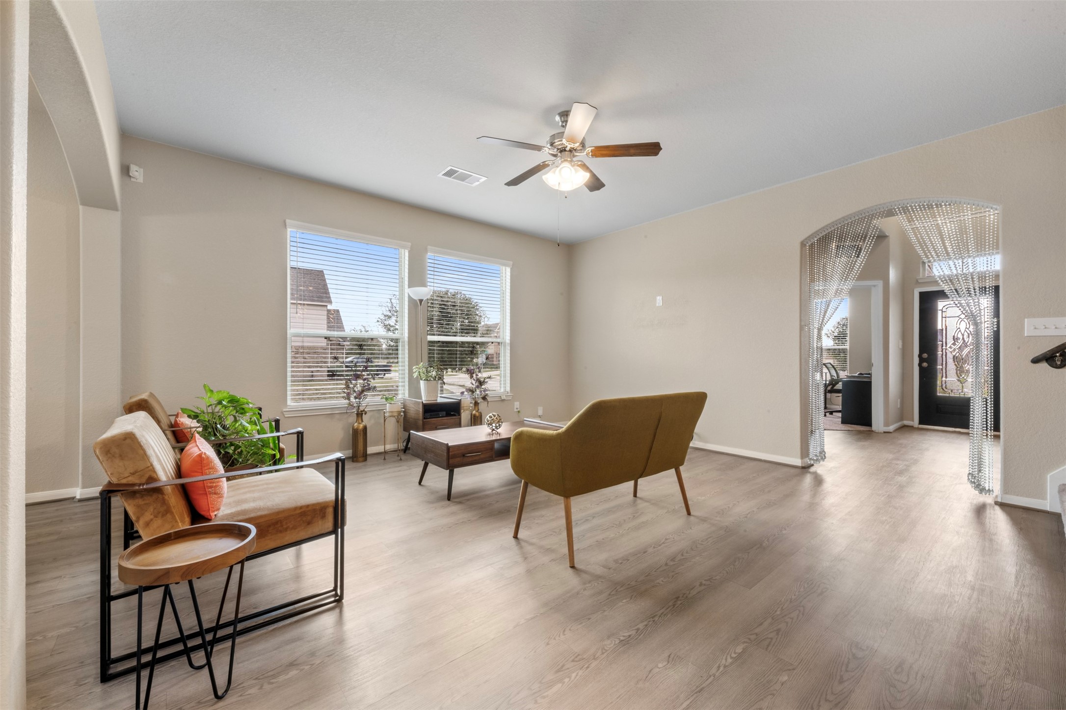 2802 Star Sky Way Houston, TX 77045 - Photo 7 of 49