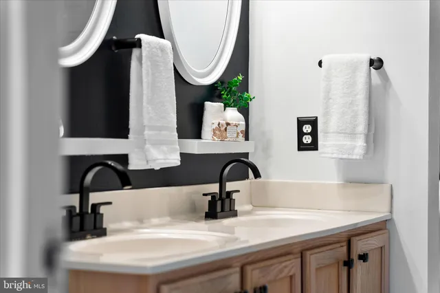 $370,000 | 609 Hollowstone Road, Frederick, MD 21703