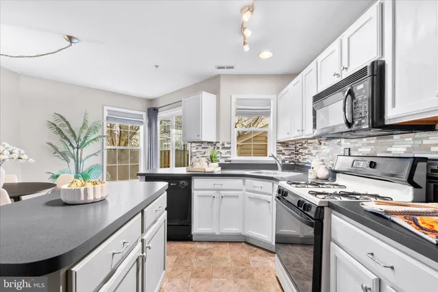 $370,000 | 609 Hollowstone Road, Frederick, MD 21703