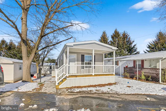 a house view with a outdoor space