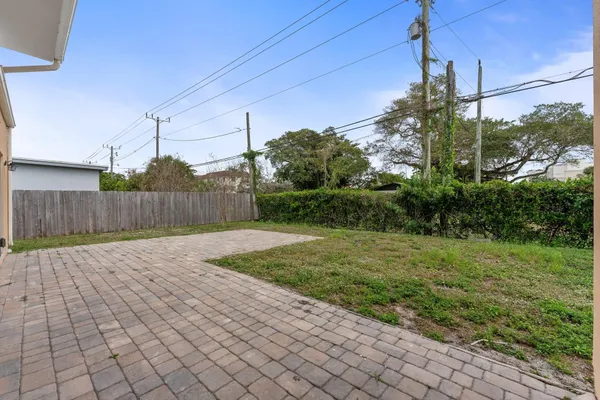 $4,800 | 4620 Northeast 18th Avenue, Pompano Beach, FL 33064