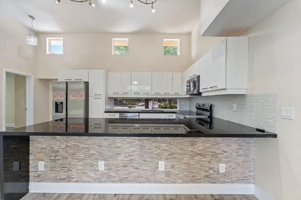$4,800 | 4620 Northeast 18th Avenue, Pompano Beach, FL 33064