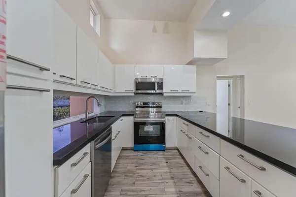 $4,800 | 4620 Northeast 18th Avenue, Pompano Beach, FL 33064