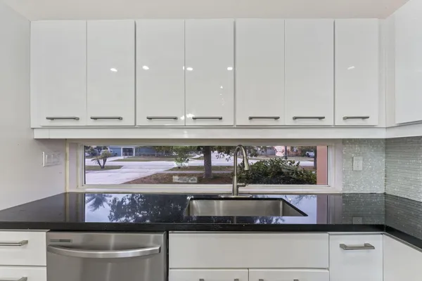 $4,800 | 4620 Northeast 18th Avenue, Pompano Beach, FL 33064