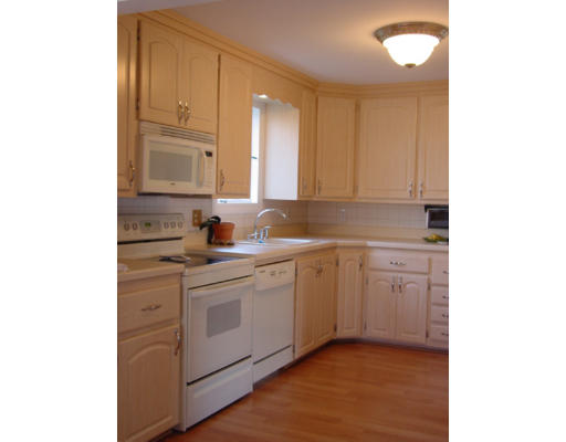 17 Longfellow Road Northborough, MA 01532 - Photo 3 of 4 Gallery Image 3
