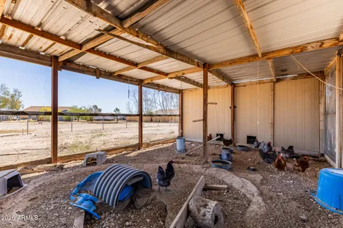 a view of a livingroom with furniture