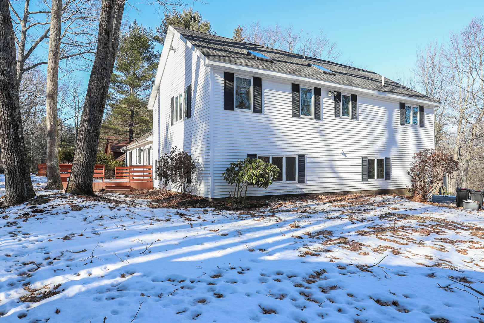 135 Ridgeview Drive Bangor, ME 04401 - Photo 3 of 37 Side