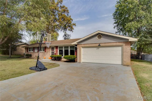 $187,500 | 4805 Wick-Mor Drive, Alton, IL 62002