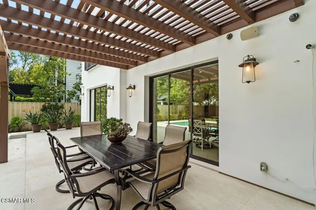 a view of a house with a big yard