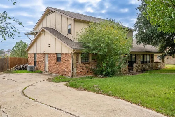 $3,095 | 4212 Village Green Drive, Irving, TX 75038